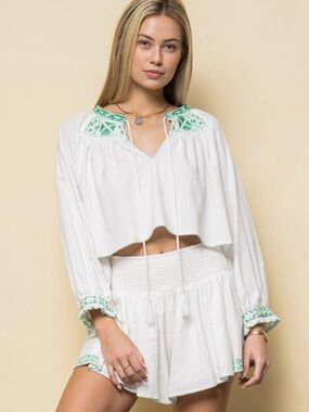 White Two-Piece Embroidered Crop Top & Skirt Set - Green Accent Sz M